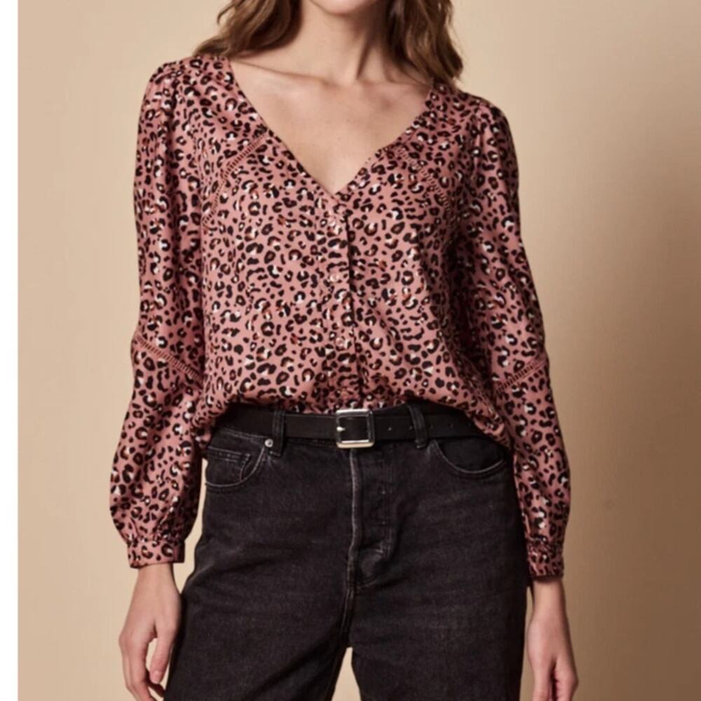 NEW The Annie Leopard Print Shirt by Rochelle Behrens V-Neck Women's Lg